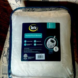 Brand new heated serta blanket full size blanket to keep u cozy on the couch